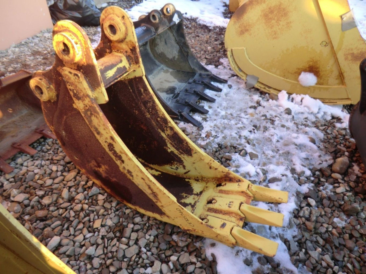 Caterpillar E70 Benna con denti, larghezza mm 350 - Ekskavatora kauss: foto 2 Caterpillar E70 Benna con denti, larghezza mm 350 - Ekskavatora kauss: foto 2