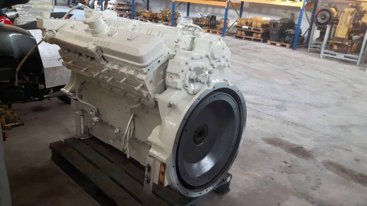DETROIT DIESEL 12V71 MOTORE REVISIONATO (ENGINE NO. 71237406).COMPLETO DI N. 2 TURBO E VENTOLA. - Dzinējs - Celtniecības tehnika: foto 2 DETROIT DIESEL 12V71 MOTORE REVISIONATO (ENGINE NO. 71237406).COMPLETO DI N. 2 TURBO E VENTOLA. - Dzinējs - Celtniecības tehnika: foto 2