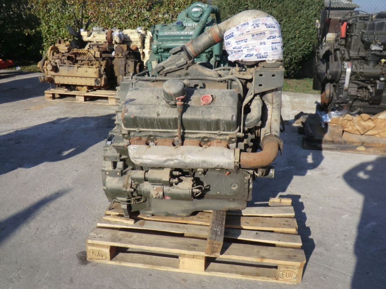 DETROIT DIESEL 8V53 MOTORE MARINO USATO. TIPO D.W. - L.S. COMPLETO DI TURBO E MOTORINO DI AVVIAMENTO. - Dzinējs - Celtniecības tehnika: foto 1 DETROIT DIESEL 8V53 MOTORE MARINO USATO. TIPO D.W. - L.S. COMPLETO DI TURBO E MOTORINO DI AVVIAMENTO. - Dzinējs - Celtniecības tehnika: foto 1