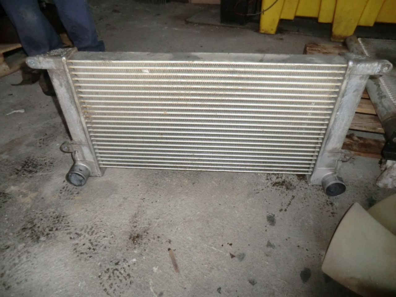 HITACHI ZX240 BAS INTERCOOLER - Interkūlers - Celtniecības tehnika: foto 1 HITACHI ZX240 BAS INTERCOOLER - Interkūlers - Celtniecības tehnika: foto 1