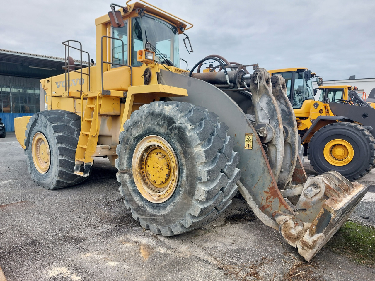 VOLVO L330E HDBH - Riteņu iekrāvējs: foto 1 VOLVO L330E HDBH - Riteņu iekrāvējs: foto 1