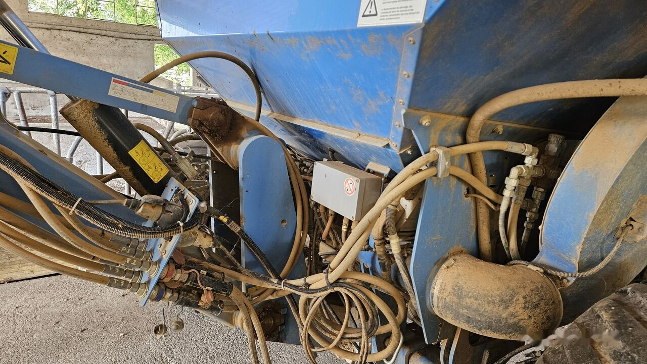 Lemken SOLITAIR 9/500 KA-DS 150 + HELIODOR 9/500 - Sējmašīna: foto 4 Lemken SOLITAIR 9/500 KA-DS 150 + HELIODOR 9/500 - Sējmašīna: foto 4