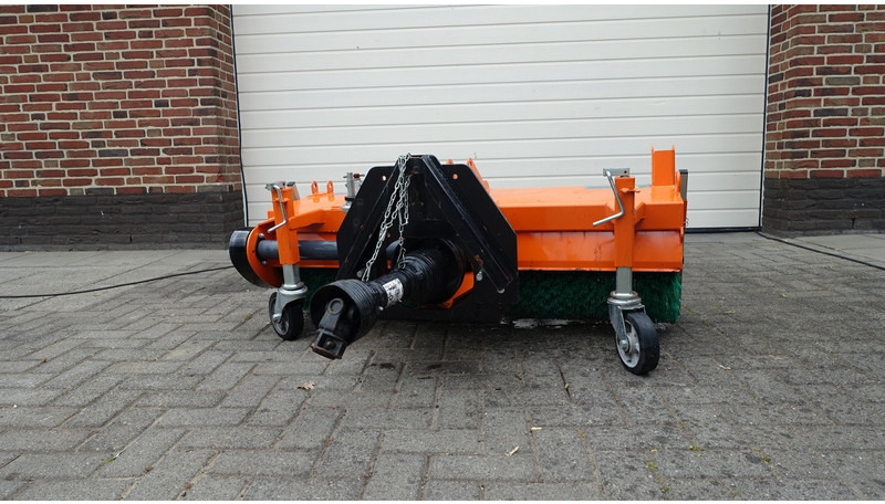 Eco Technologies Rolbezem 130Cm Rolbezem 130Cm - Ielu tīrīšanas mašīna: foto 1 Eco Technologies Rolbezem 130Cm Rolbezem 130Cm - Ielu tīrīšanas mašīna: foto 1
