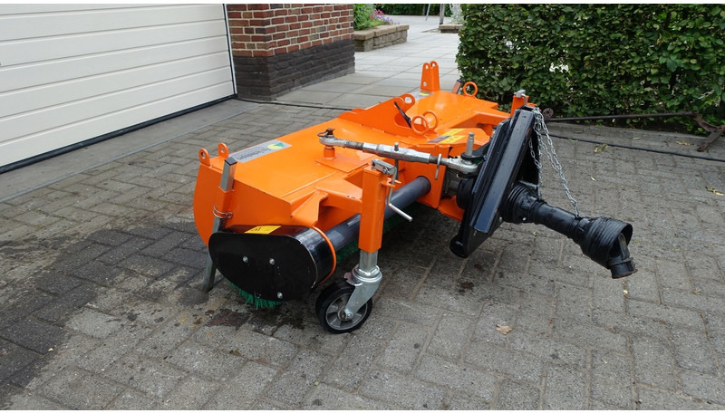 Eco Technologies Rolbezem 130Cm Rolbezem 130Cm - Ielu tīrīšanas mašīna: foto 2 Eco Technologies Rolbezem 130Cm Rolbezem 130Cm - Ielu tīrīšanas mašīna: foto 2