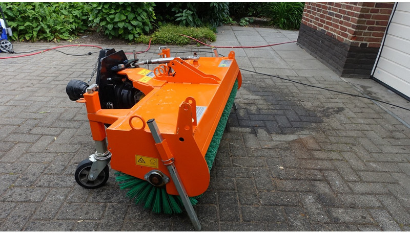 Eco Technologies Rolbezem 130Cm Rolbezem 130Cm - Ielu tīrīšanas mašīna: foto 3 Eco Technologies Rolbezem 130Cm Rolbezem 130Cm - Ielu tīrīšanas mašīna: foto 3