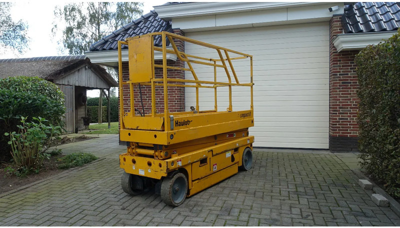 Haulotte Compact 8CU - Šķērveida pacēlājs: foto 4 Haulotte Compact 8CU - Šķērveida pacēlājs: foto 4