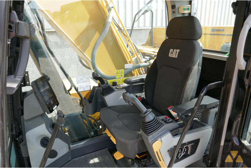 Kāpurķēžu ekskavators Caterpillar 320: foto 7