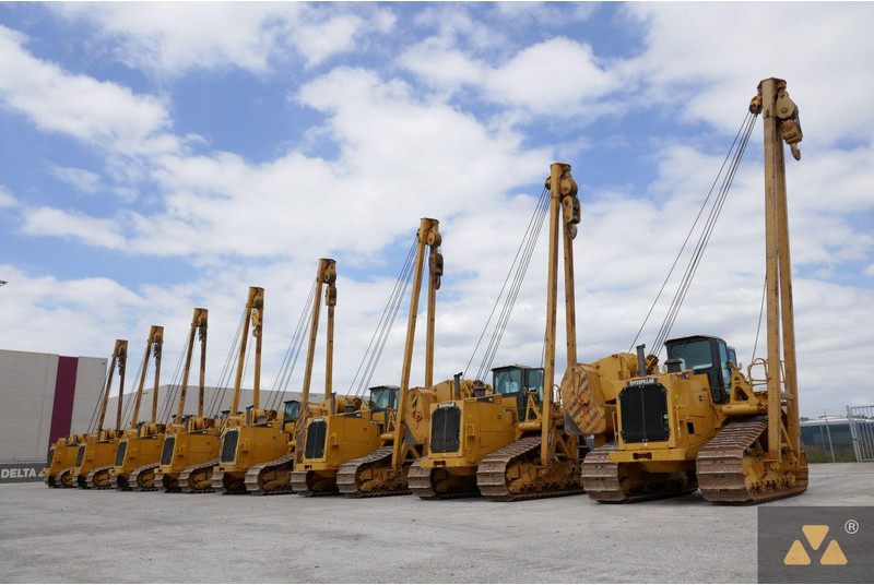 Caterpillar 587R - Cauruļu licējs: foto 1 Caterpillar 587R - Cauruļu licējs: foto 1