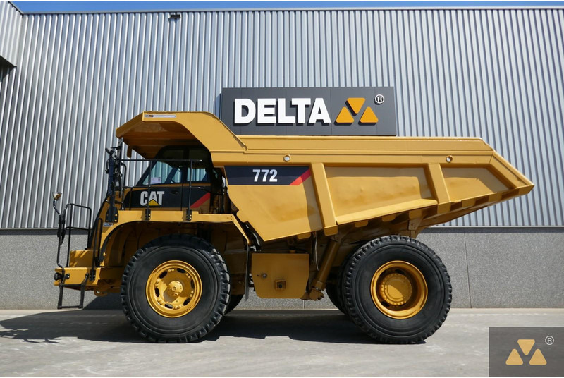 Caterpillar 772 - Karjeru pašizgāzējs: foto 1 Caterpillar 772 - Karjeru pašizgāzējs: foto 1