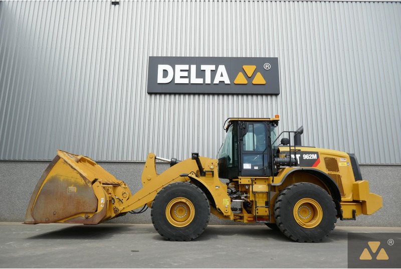 Caterpillar 962M - Riteņu iekrāvējs: foto 1 Caterpillar 962M - Riteņu iekrāvējs: foto 1