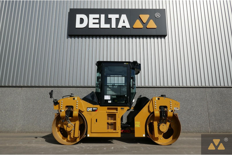 Caterpillar CB10 - Veltnis: foto 1 Caterpillar CB10 - Veltnis: foto 1