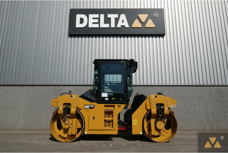 Caterpillar CB10 - Veltnis: foto 1 Caterpillar CB10 - Veltnis: foto 1