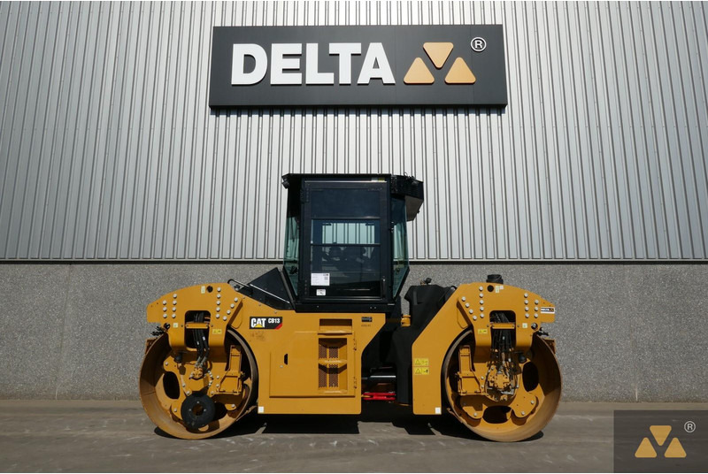 Caterpillar CB13 - Veltnis: foto 1 Caterpillar CB13 - Veltnis: foto 1