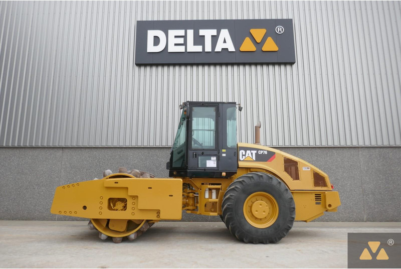 Caterpillar CP76 - Veltnis: foto 1 Caterpillar CP76 - Veltnis: foto 1