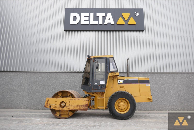 Caterpillar CS433C - Veltnis: foto 1 Caterpillar CS433C - Veltnis: foto 1