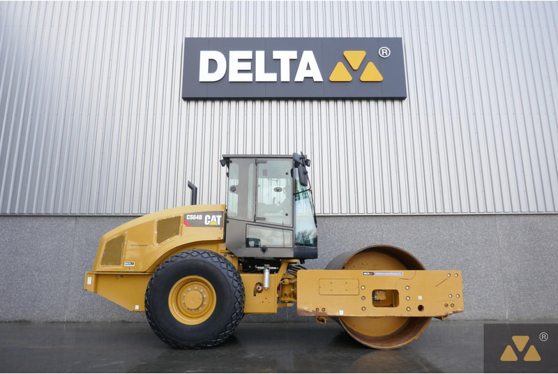 Caterpillar CS64B - Veltnis: foto 2 Caterpillar CS64B - Veltnis: foto 2