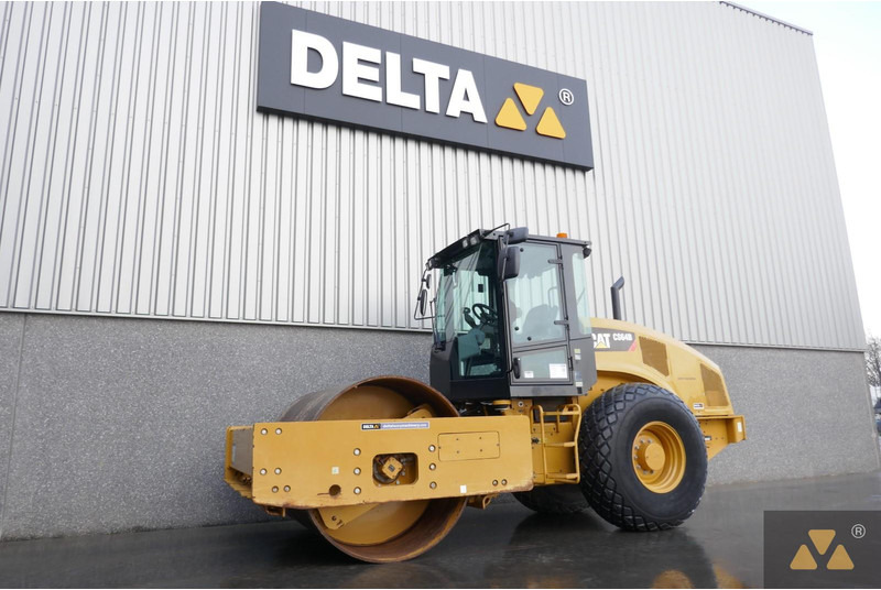 Caterpillar CS64B - Veltnis: foto 4 Caterpillar CS64B - Veltnis: foto 4