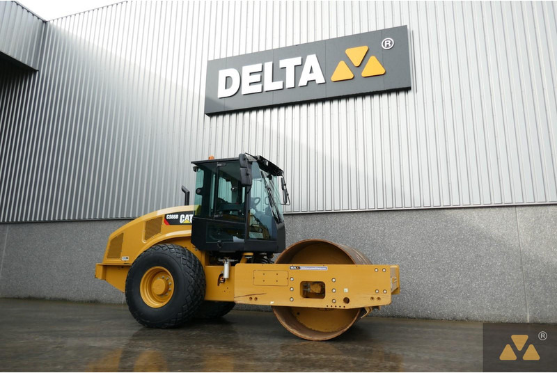 Caterpillar CS66B - Veltnis: foto 3 Caterpillar CS66B - Veltnis: foto 3
