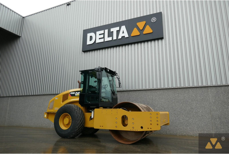 Caterpillar CS68B - Veltnis: foto 3 Caterpillar CS68B - Veltnis: foto 3
