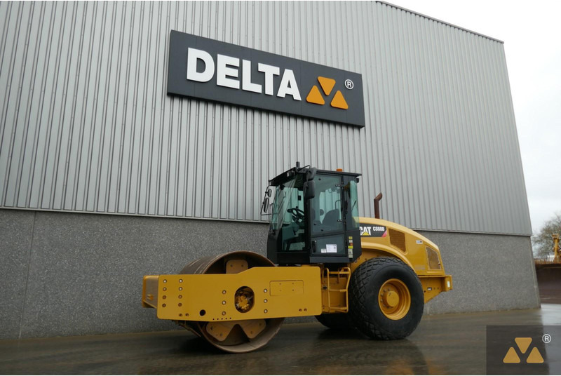 Caterpillar CS68B - Veltnis: foto 4 Caterpillar CS68B - Veltnis: foto 4
