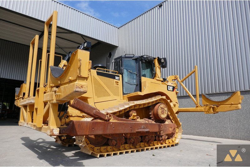 Caterpillar D8T Pipe carrier - Cauruļu licējs: foto 1 Caterpillar D8T Pipe carrier - Cauruļu licējs: foto 1
