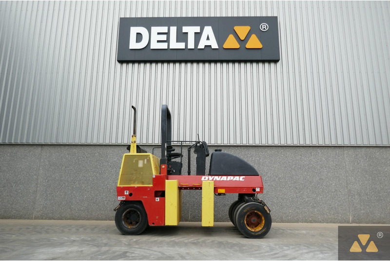 Dynapac CP142 - Pneimatiskais veltnis: foto 2 Dynapac CP142 - Pneimatiskais veltnis: foto 2