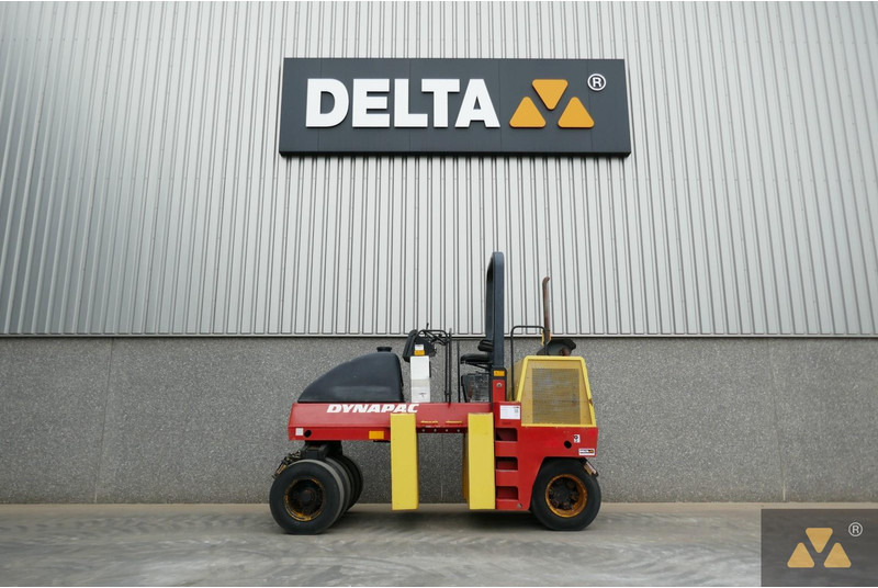 Dynapac CP142 - Pneimatiskais veltnis: foto 1 Dynapac CP142 - Pneimatiskais veltnis: foto 1