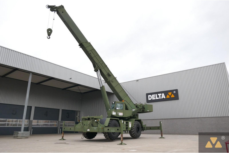 Grove RT875 Ex-army - Celtnis nelīdzenām virsmām: foto 3 Grove RT875 Ex-army - Celtnis nelīdzenām virsmām: foto 3