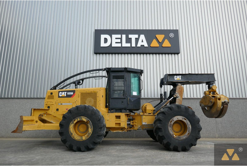 Caterpillar 525D - Meža tehnika: foto 1 Caterpillar 525D - Meža tehnika: foto 1