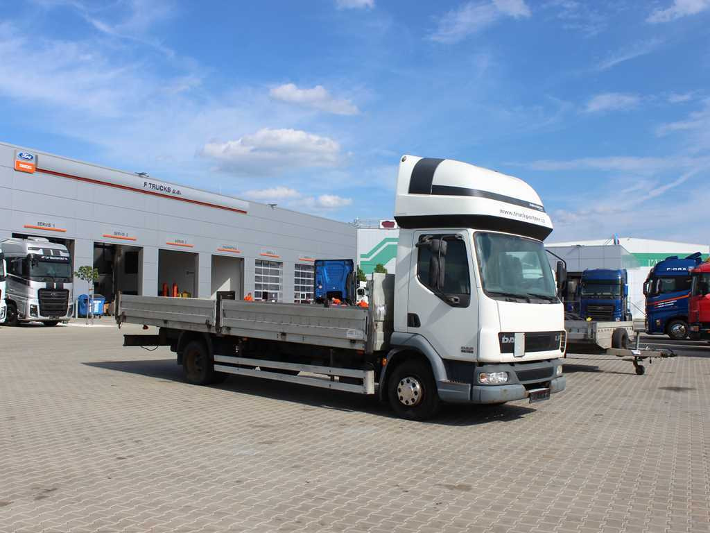 DAF LF 45.180, SLEEPING BODY, EURO 3, TIRES 80% - Bortu kravas automašīna/ Platforma: foto 3 DAF LF 45.180, SLEEPING BODY, EURO 3, TIRES 80% - Bortu kravas automašīna/ Platforma: foto 3