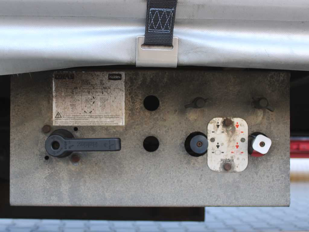 H&W - Piekabe ar tentu: foto 2 H&W - Piekabe ar tentu: foto 2