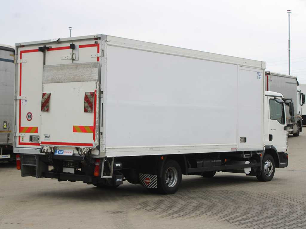 MAN TGL 12.210, EURO 4, HYDRAULIC FRONT, CARRIER SUPRA 850 Mt, 2X EVAPORATOR - Kravas automašīna refrižerators: foto 4 MAN TGL 12.210, EURO 4, HYDRAULIC FRONT, CARRIER SUPRA 850 Mt, 2X EVAPORATOR - Kravas automašīna refrižerators: foto 4