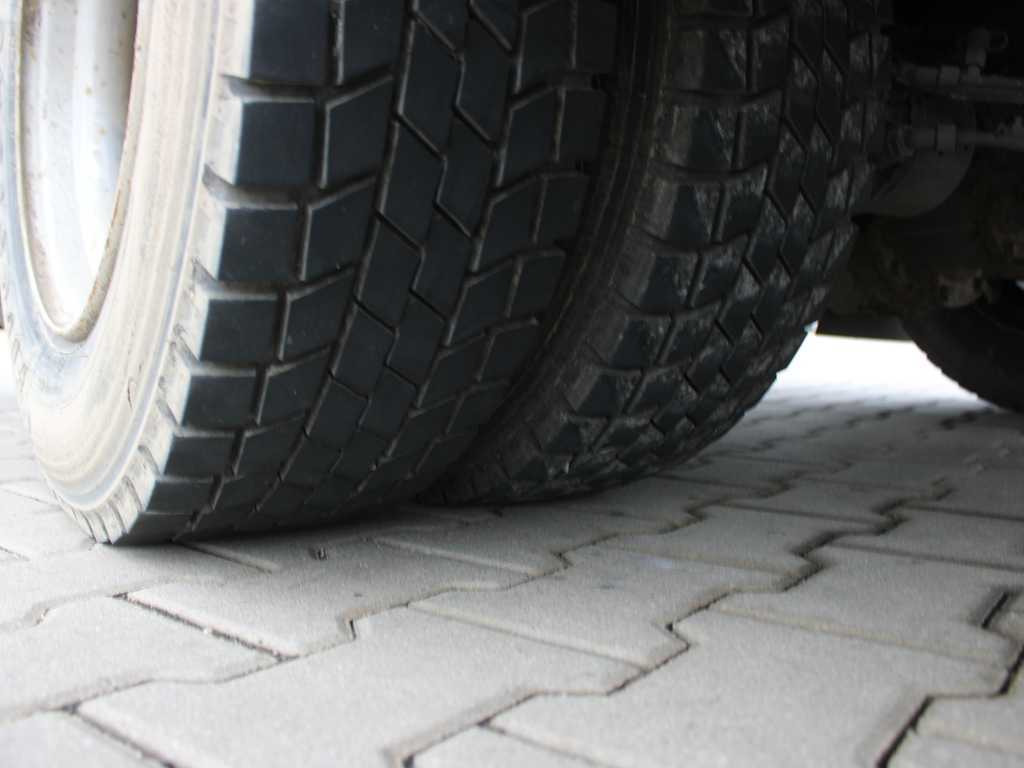 Kravas automašīna ar slēgto virsbūvi Renault MIDLUM 160.10, EURO 4, HYDRAULIC FRONT, TIRE 80%: foto 17 Kravas automašīna ar slēgto virsbūvi Renault MIDLUM 160.10, EURO 4, HYDRAULIC FRONT, TIRE 80%: foto 17