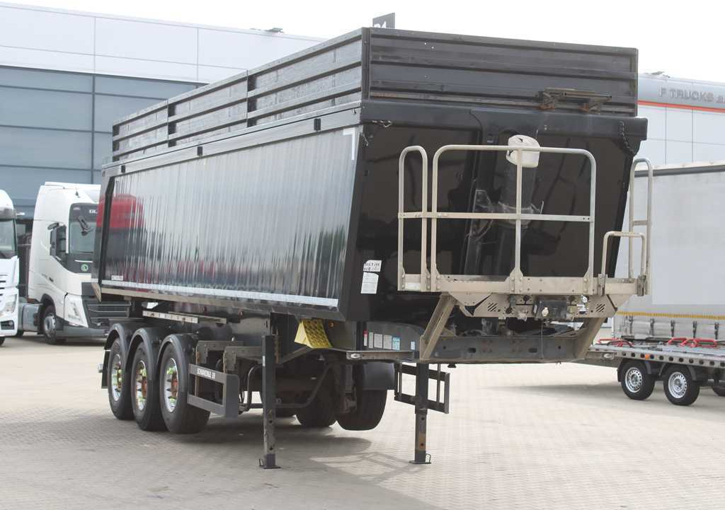 Schwarzmüller KIS 3/E, 2X LIFT AXLE, SAF, 46m³ - Puspiekabe pašizgāzējs: foto 3 Schwarzmüller KIS 3/E, 2X LIFT AXLE, SAF, 46m³ - Puspiekabe pašizgāzējs: foto 3