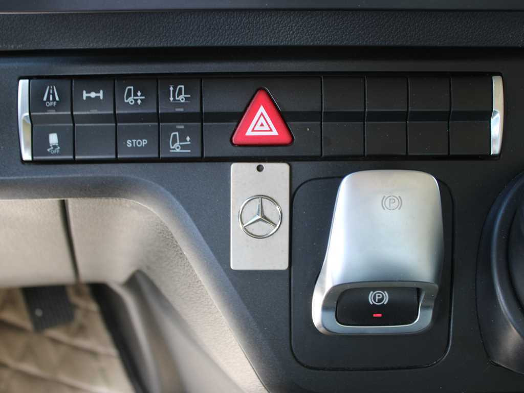 Vilcējs Mercedes-Benz Actros 1848, EURO 6, GIGA SPACE, NAVIGATION, LOWDECK: foto 11