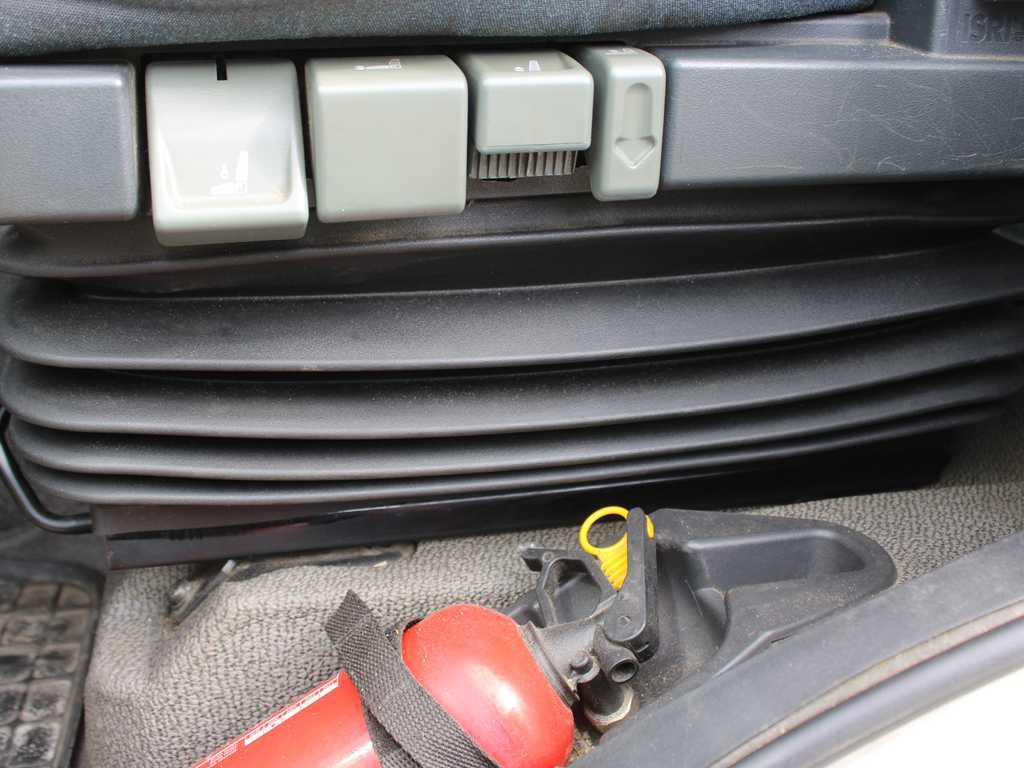 Kravas automašīna ar tentu Volvo FL 240, EURO 5: foto 7