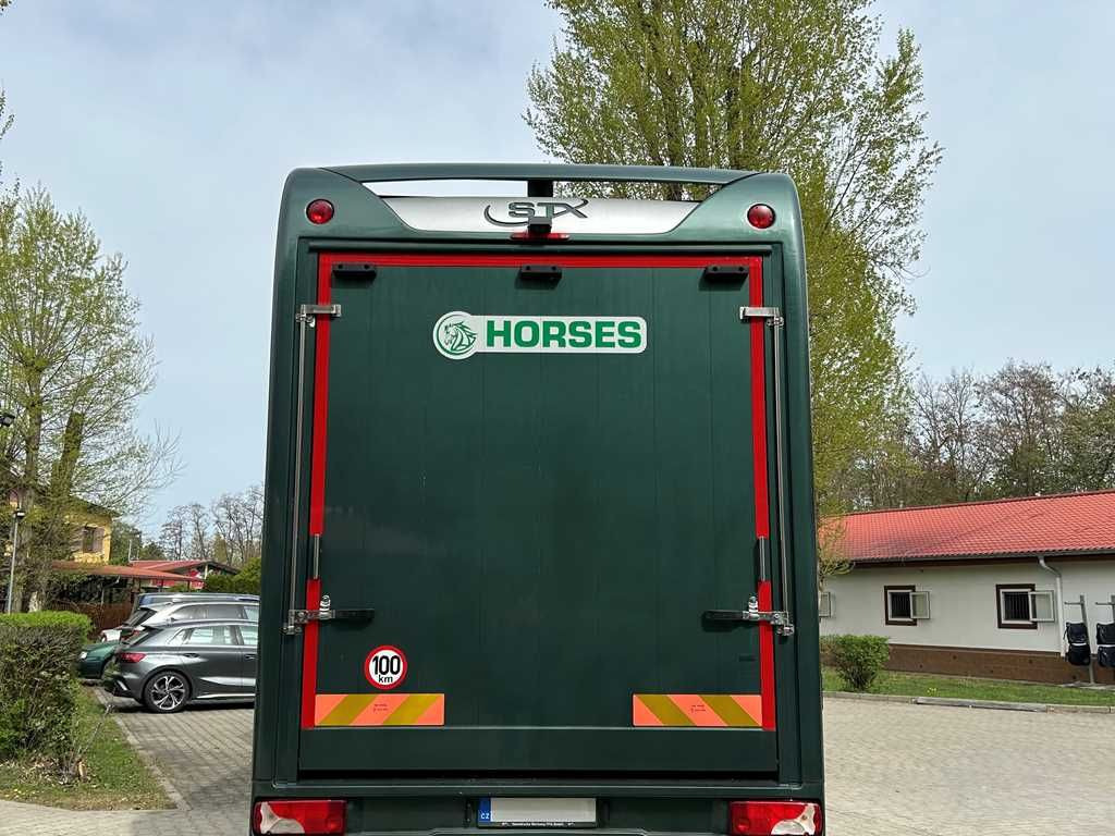 Volvo STX FL, 6 PEOPLE, 5 HORSES, CAMERA, 2X TAIL LIFT - Zirgu kravas automašīna: foto 4 Volvo STX FL, 6 PEOPLE, 5 HORSES, CAMERA, 2X TAIL LIFT - Zirgu kravas automašīna: foto 4