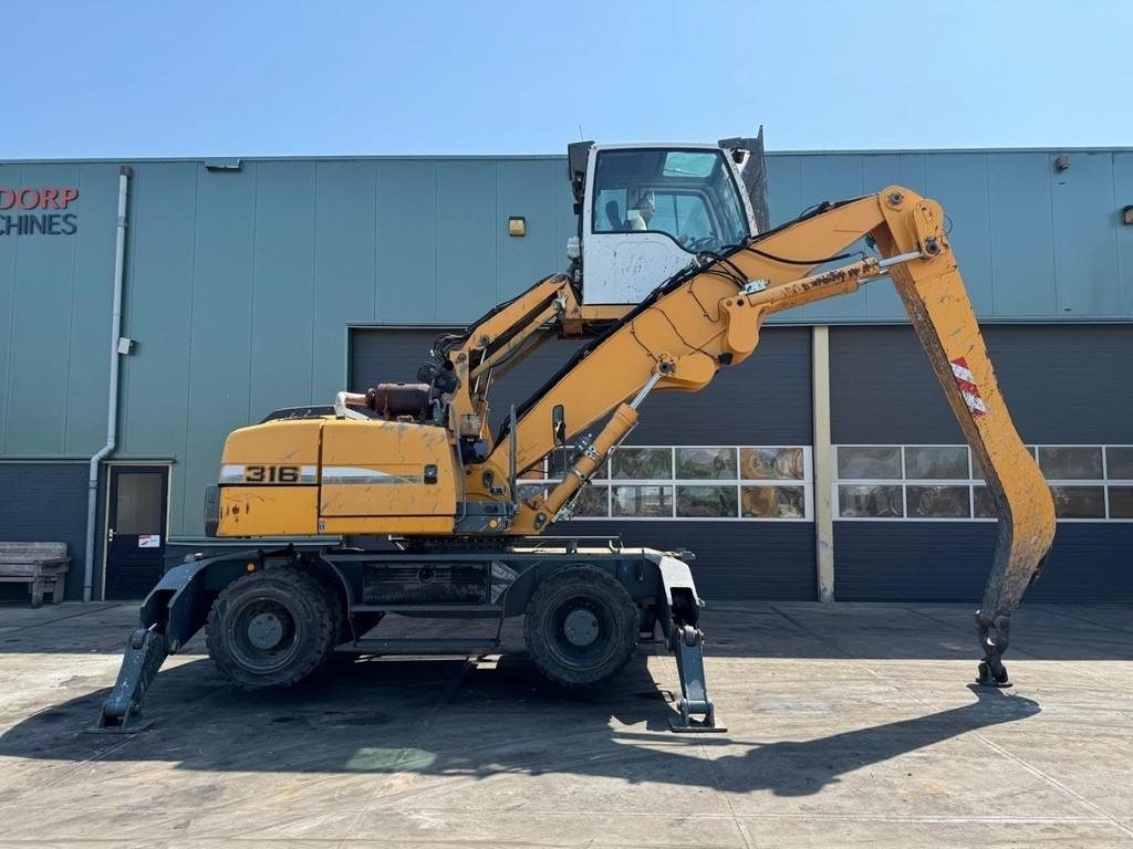 Liebherr A 316 - Atkritumu iekrāvējs: foto 5 Liebherr A 316 - Atkritumu iekrāvējs: foto 5