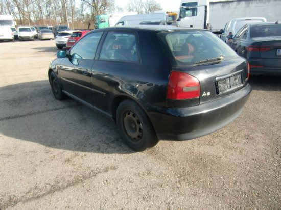 Audi A3 Limousine 1,9 TDI Ersatzteilträger - Sedans: foto 3 Audi A3 Limousine 1,9 TDI Ersatzteilträger - Sedans: foto 3