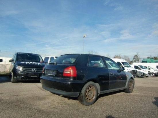 Audi A3 Limousine 1,9 TDI Ersatzteilträger - Vieglā automašīna: foto 5 Audi A3 Limousine 1,9 TDI Ersatzteilträger - Vieglā automašīna: foto 5