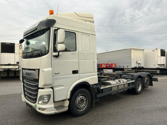 DAF XF 480 FAR BDF Euro 6 Liftachse, Retarder - Konteineru vedējs/ Kravas automašīna ar noņemamā virsbūve: foto 1 DAF XF 480 FAR BDF Euro 6 Liftachse, Retarder - Konteineru vedējs/ Kravas automašīna ar noņemamā virsbūve: foto 1