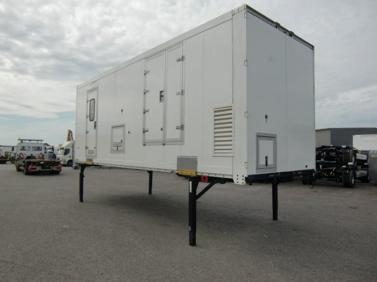 Krone Wechselpritsche 7,30 Meter Koffer Spezialaufbau, mobiler Messestand - Celtniecības konteiners: foto 5 Krone Wechselpritsche 7,30 Meter Koffer Spezialaufbau, mobiler Messestand - Celtniecības konteiners: foto 5