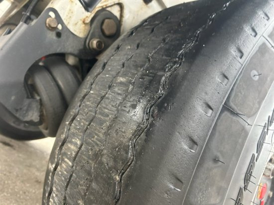 Puspiekabe pašizgāzējs MEGA Alu-Kastenmulde 55m³, SAF-Achsen, Rollplane, Kombiklappe, Stehpodest: foto 12