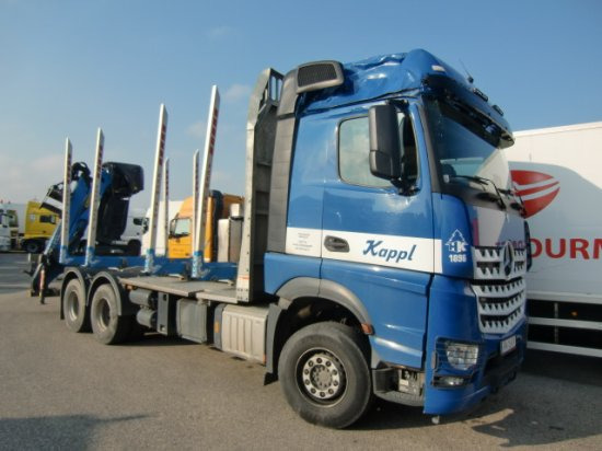 Mercedes-Benz Arocs 3353 6x4 Holztransp., Palfinger Kran Epsilon - Kokvedējs, Kravas auto ar manipulatoru: foto 1 Mercedes-Benz Arocs 3353 6x4 Holztransp., Palfinger Kran Epsilon - Kokvedējs, Kravas auto ar manipulatoru: foto 1