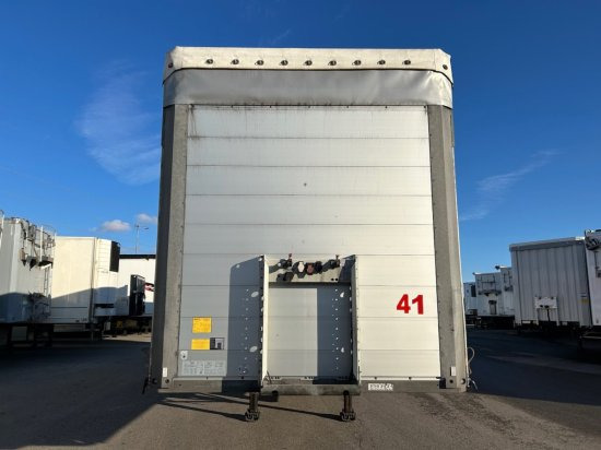 Schmitz SCB, Getränkeauflieger, Liftachse, Palettenkasten, XL-Zertifkat - Tenta puspiekabe: foto 2 Schmitz SCB, Getränkeauflieger, Liftachse, Palettenkasten, XL-Zertifkat - Tenta puspiekabe: foto 2