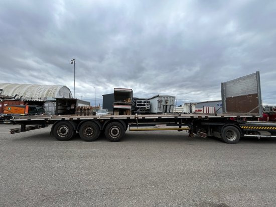 Schwarzmüller Plateau-Auflieger J Serie - Bortu puspiekabe/ Platforma: foto 3 Schwarzmüller Plateau-Auflieger J Serie - Bortu puspiekabe/ Platforma: foto 3