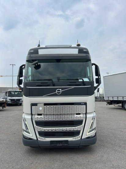 Volvo FH 500 EURO 6, I-Shift, Globetrotter, Standklima - Vilcējs: foto 2 Volvo FH 500 EURO 6, I-Shift, Globetrotter, Standklima - Vilcējs: foto 2