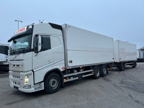 Volvo FH 500 6x2 Getränkekomplettzug, Orten Getränkeaufbau - Kravas automašīna dzērienu pārvadāšanai: foto 1 Volvo FH 500 6x2 Getränkekomplettzug, Orten Getränkeaufbau - Kravas automašīna dzērienu pārvadāšanai: foto 1