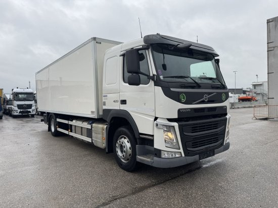 Volvo FM 420, Schlafkabine Koffer mit Ladebordwand - Kravas automašīna ar slēgto virsbūvi: foto 3 Volvo FM 420, Schlafkabine Koffer mit Ladebordwand - Kravas automašīna ar slēgto virsbūvi: foto 3