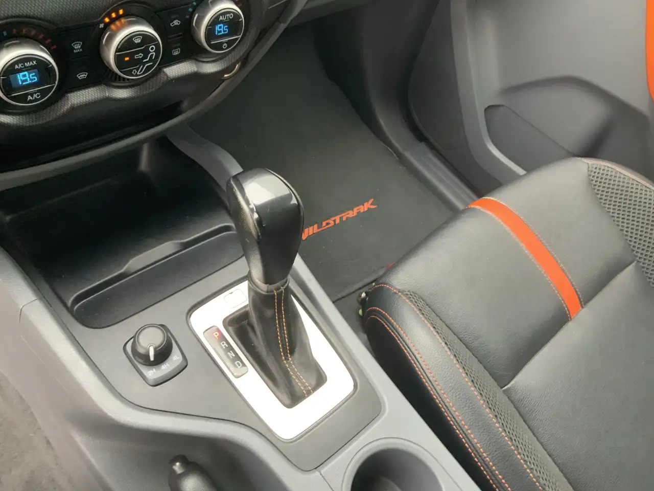 Ford Ranger 3.2 TDCi Wildtrak Super Automaat Cab Airco Cruise - Pikaps: foto 5 Ford Ranger 3.2 TDCi Wildtrak Super Automaat Cab Airco Cruise - Pikaps: foto 5